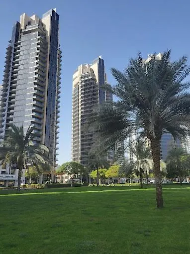 Burj Al Nujoom Dubai Downtown, Dubai Mall, Fountain Views & Burj Khalifa